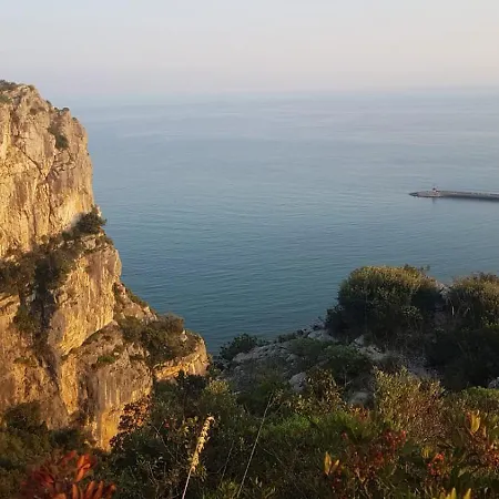 Apartment Danyshome Giove Davanti Al Mare
