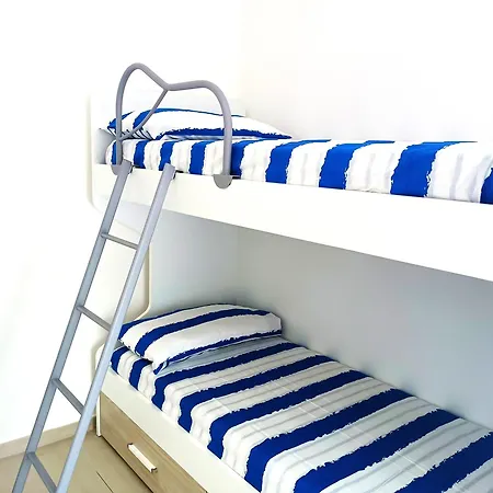 Apartment Danyshome Giove Davanti Al Mare *