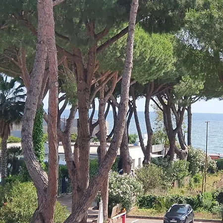 Fronte Mare Casa Giove Apartment *