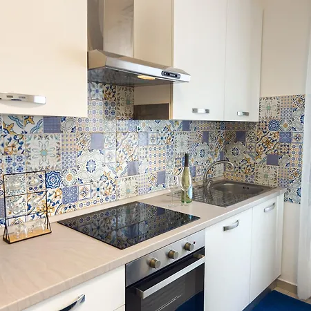 Danyshome Giove Davanti Al Mare Terracina