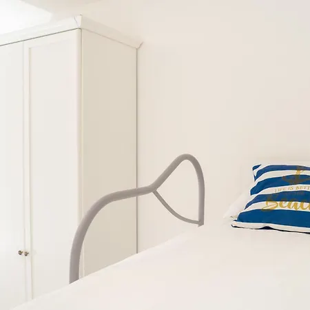 Danyshome Giove Davanti Al Mare Apartment