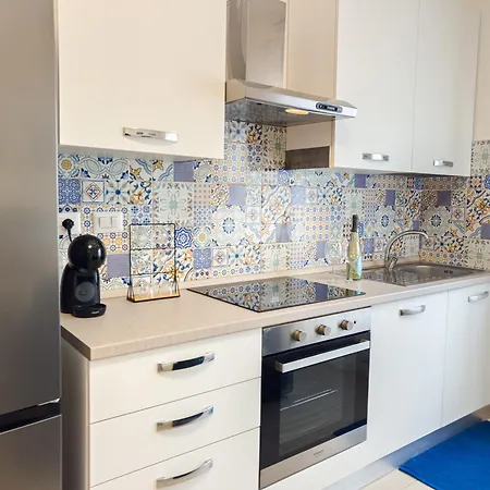 Danyshome Giove Davanti Al Mare * Terracina