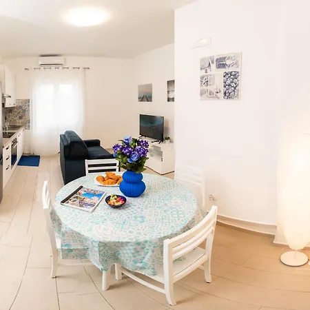 Danyshome Giove Davanti Al Mare * Terracina