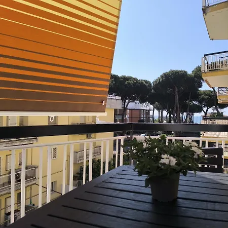 Danyshome Giove Davanti Al Mare