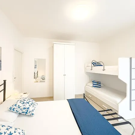 Danyshome Giove Davanti Al Mare アパート *